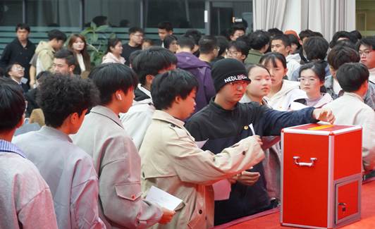 43a712490f7f2d2173b3787c91028209